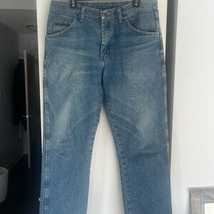 Wrangler Relaxed Fit Blue Jeans